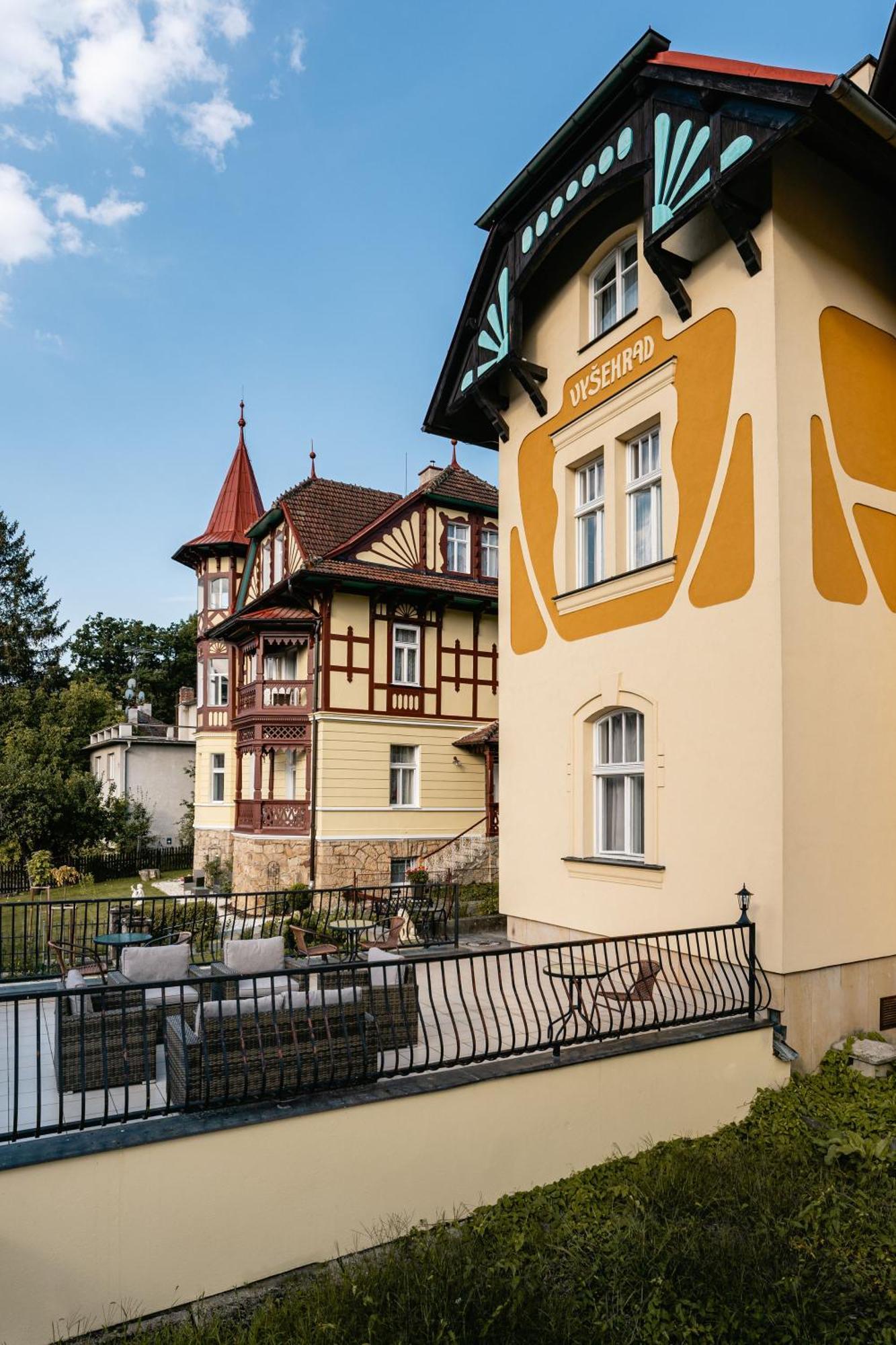 Vila Vysehrad Luhačovice Buitenkant foto
