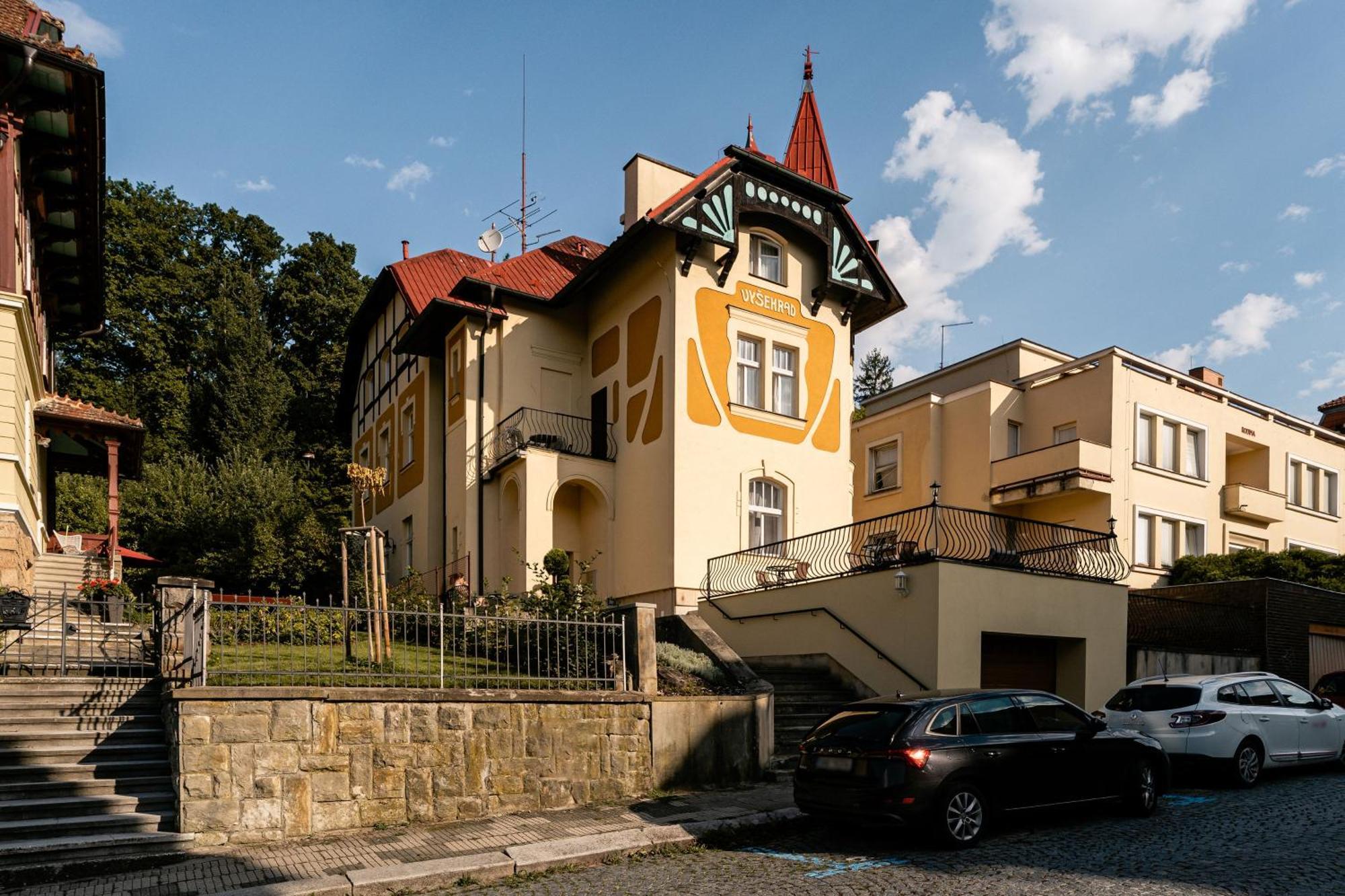 Vila Vysehrad Luhačovice Buitenkant foto